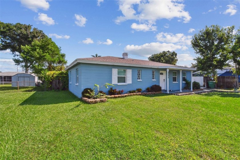 LOCATION! LOCATION! LOCATION! Welcome to this beautifully - Beach Home for sale in Tampa, Florida on Beachhouse.com