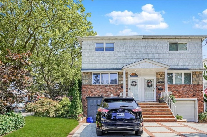 Prime 1 Family in the heart of Bergen Beach, Brooklyn.  Corner - Beach Home for sale in Brooklyn, New York on Beachhouse.com