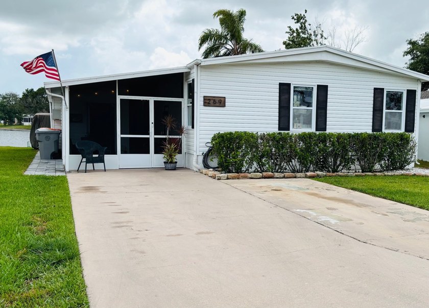 HERON CAY      Welcome to your lakeside retreat! This tastefully - Beach Home for sale in Vero Beach, Florida on Beachhouse.com