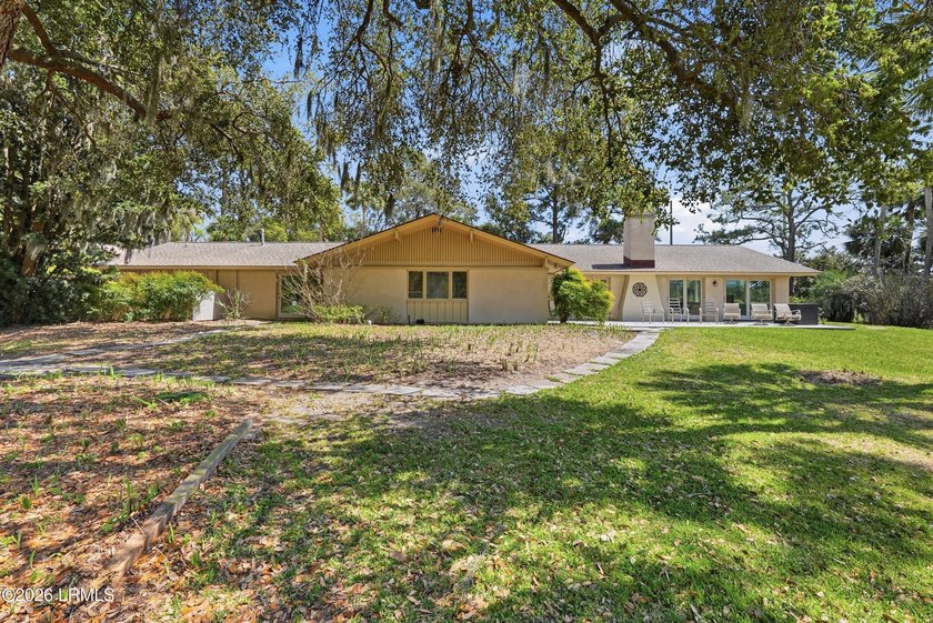 Set on more than one acre in the heart of Sea Pines, this - Beach Home for sale in Hilton Head Island, South Carolina on Beachhouse.com