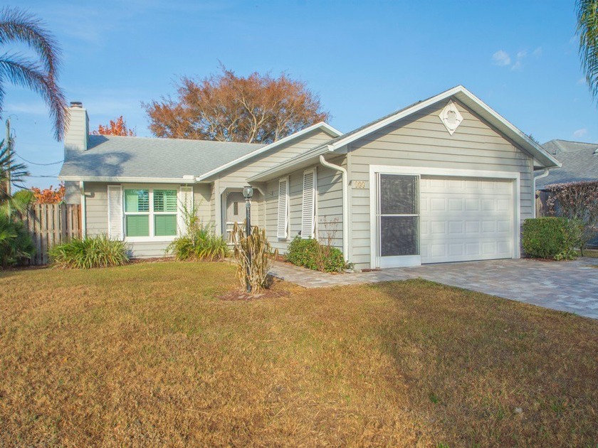 Charming 2-bedroom, 2-bath home with no HOA giving you the - Beach Home for sale in Vero Beach, Florida on Beachhouse.com