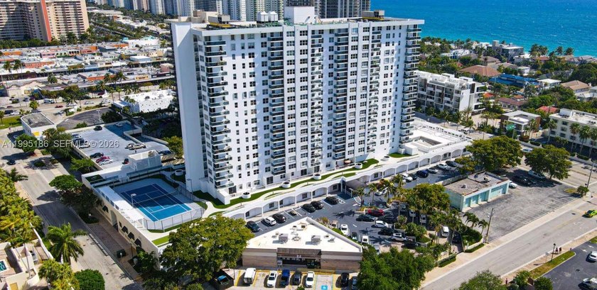 Spacious, light-bright and airy corner 2BR/2BA condo in a prime - Beach Condo for sale in Fort Lauderdale, Florida on Beachhouse.com