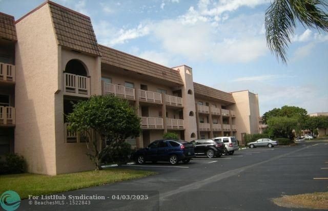 55+ Community, 2/2 Ready to move in, 1st floor corner unit with - Beach Condo for sale in Sunrise, Florida on Beachhouse.com