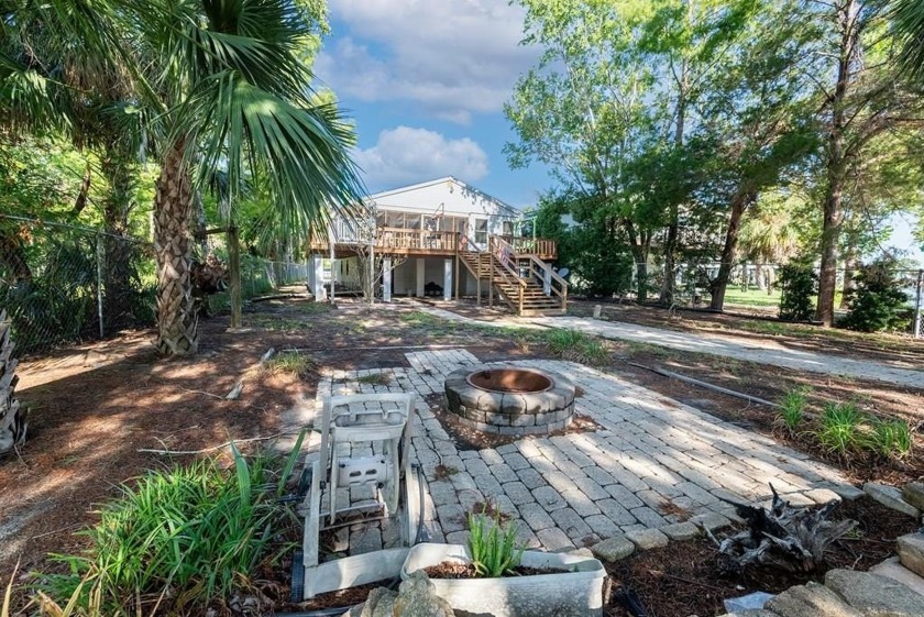 Welcome to your peaceful waterfront retreat in Suwannee - Beach Home for sale in Suwannee, Florida on Beachhouse.com