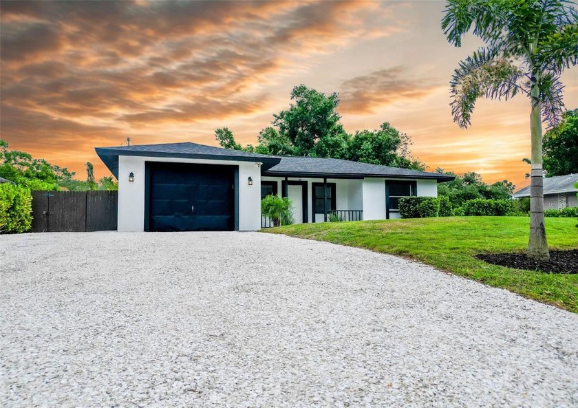 One or more photo(s) has been virtually staged. Virtually staged - Beach Home for sale in Sarasota, Florida on Beachhouse.com