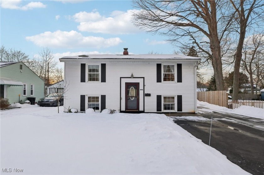 Charming and Meticulously Maintained Home Near Lake Erie.  Step - Beach Home for sale in Madison, Ohio on Beachhouse.com