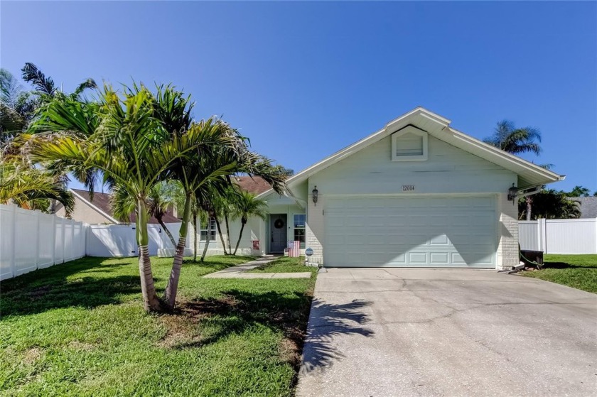 OPEN, BRIGHT, and BEAUTIFUL 3-bedroom, 2-bath, 2-car garage home - Beach Home for sale in Tampa, Florida on Beachhouse.com