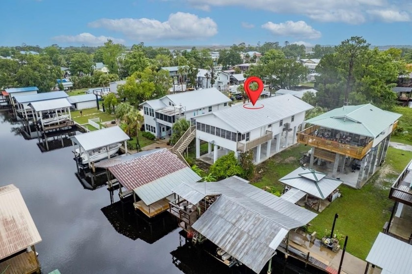 This charming 3-bedroom, 2-bath home in Suwannee, Florida offers - Beach Home for sale in Suwannee, Florida on Beachhouse.com