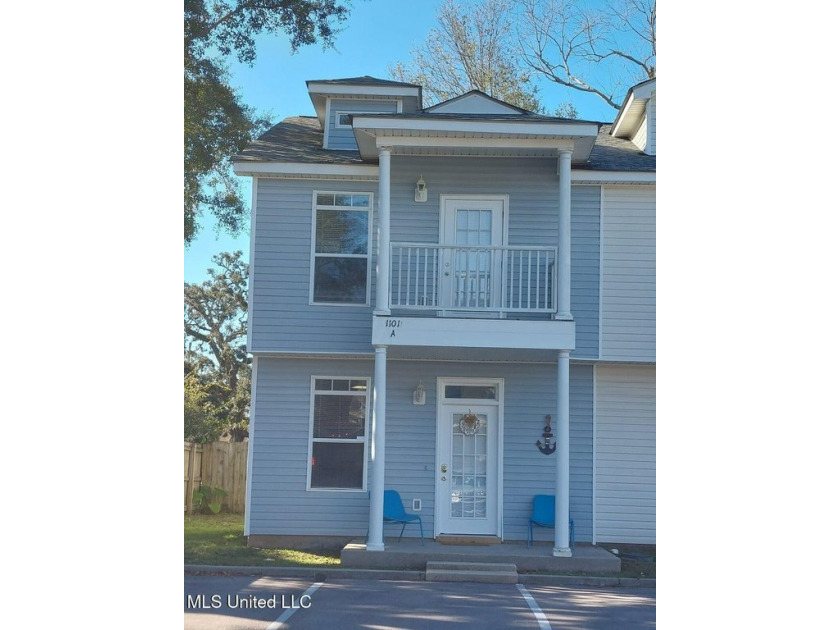 Welcome to your dream townhouse! This beautiful 3-bedroom - Beach Townhome/Townhouse for sale in Gulfport, Mississippi on Beachhouse.com