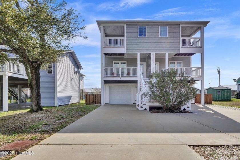 Just two short blocks from the shoreline and Public Beach Access - Beach Townhome/Townhouse for sale in Kure Beach, North Carolina on Beachhouse.com
