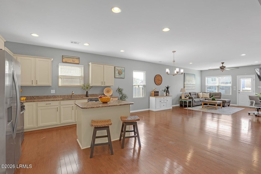 Natural Gas & Hardwood Floors - Welcome to 8 Tugaloo Drive, a - Beach Home for sale in Beaufort, South Carolina on Beachhouse.com