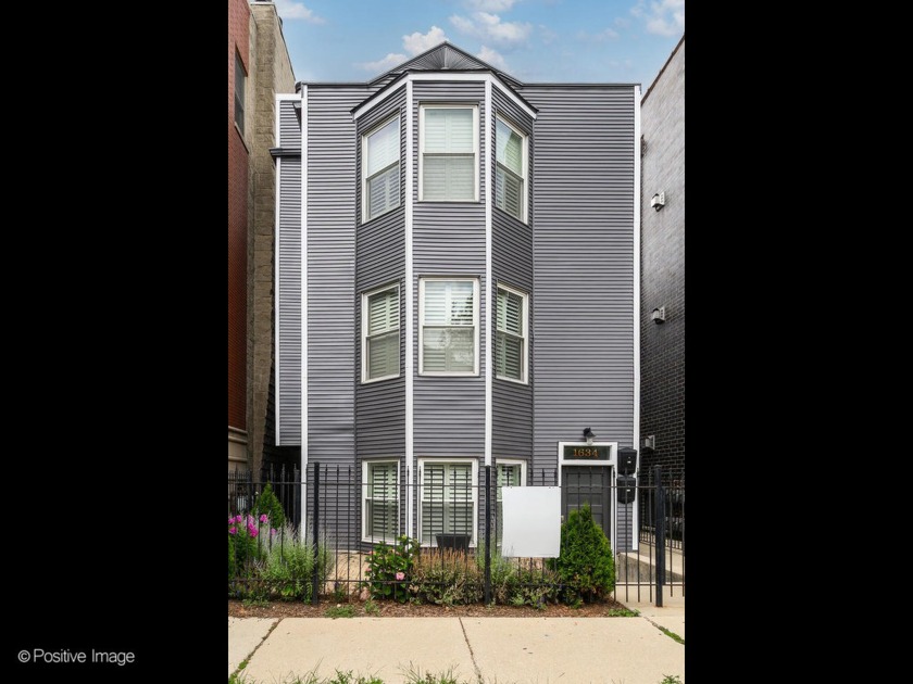 **10k decorating credit from Seller to Buyer to be paid upon - Beach Townhome/Townhouse for sale in Chicago, Illinois on Beachhouse.com