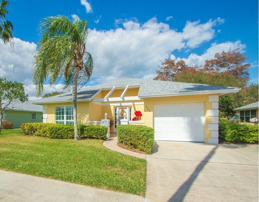Sought-after free standing home in active 55+ Grove Isle! - Beach Home for sale in Vero Beach, Florida on Beachhouse.com