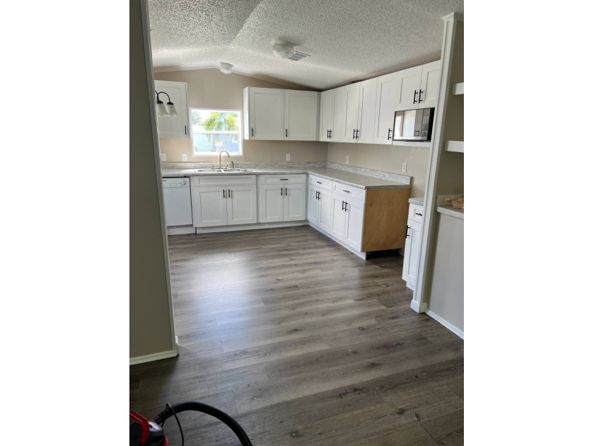 Come check this 2 bedroom 2 bath single wide home located in an - Beach Home for sale in Vero Beach, Florida on Beachhouse.com