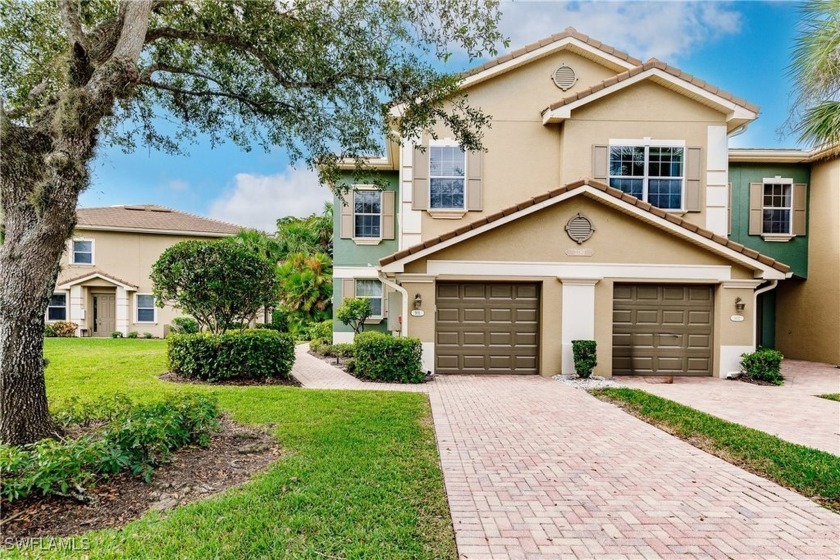 Beautiful, Bright, Lake View Townhouse at the Verandah! End Unit - Beach Townhome/Townhouse for sale in Fort Myers, Florida on Beachhouse.com