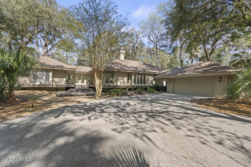 Beautiful architectural design House with a distinctive curb - Beach Home for sale in Hilton Head Island, South Carolina on Beachhouse.com
