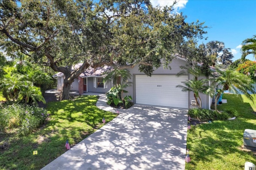 GREAT OPPORTUNITY FOR A POND-VIEW POOL HOME IN HIGHLY DESIRABLE - Beach Home for sale in Seminole, Florida on Beachhouse.com