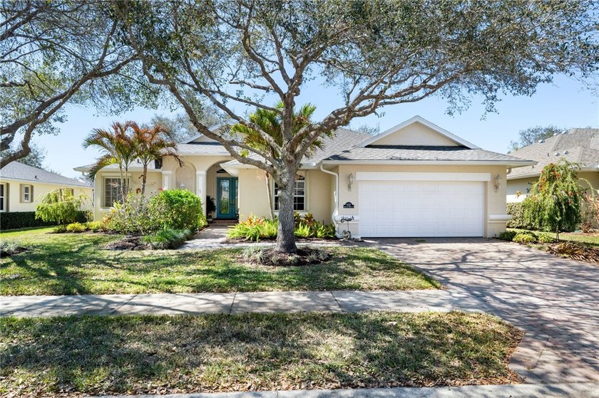 Beautiful 4 bedroom, 3 bath home with 2 car garage & serene lake - Beach Home for sale in Vero Beach, Florida on Beachhouse.com