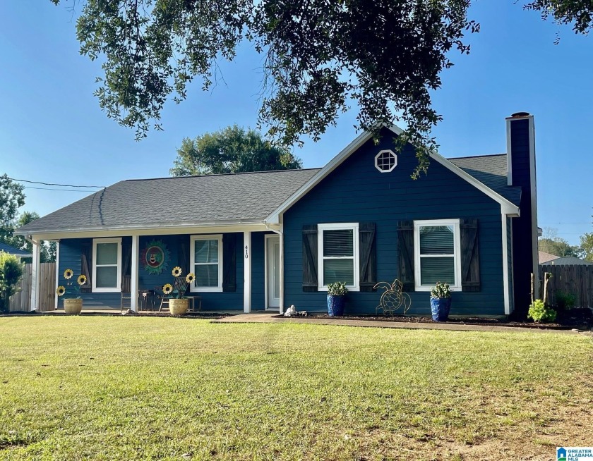 Move In Ready! This home has been remodeled with Open Floor Plan - Beach Home for sale in Foley, Alabama on Beachhouse.com