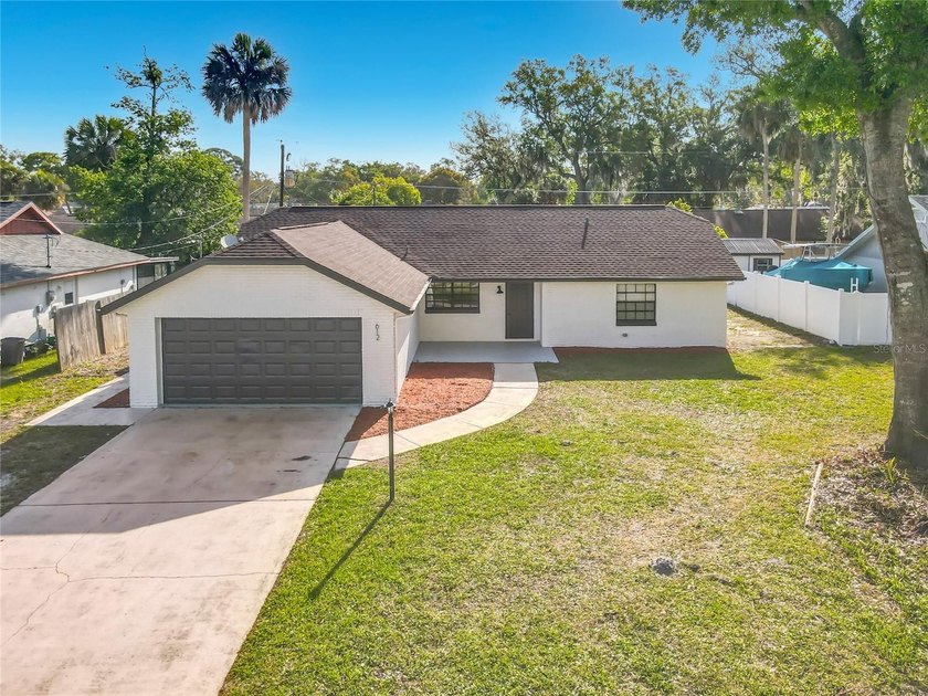 Under contract-accepting backup offers. Welcome to 612 Devon St - Beach Home for sale in Port Orange, Florida on Beachhouse.com