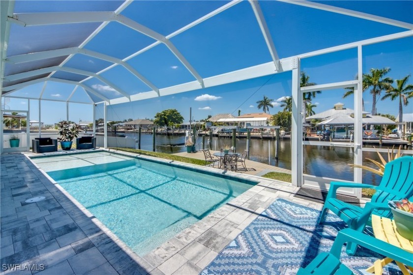 WELCOME TO MATLACHA ISLES... this property is an absolutely - Beach Home for sale in Matlacha, Florida on Beachhouse.com