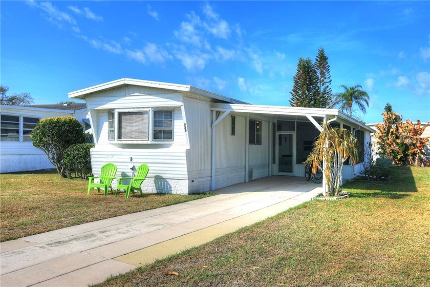 Cute and cozy fully furnished home offering relaxed - Beach Home for sale in Barefoot Bay, Florida on Beachhouse.com