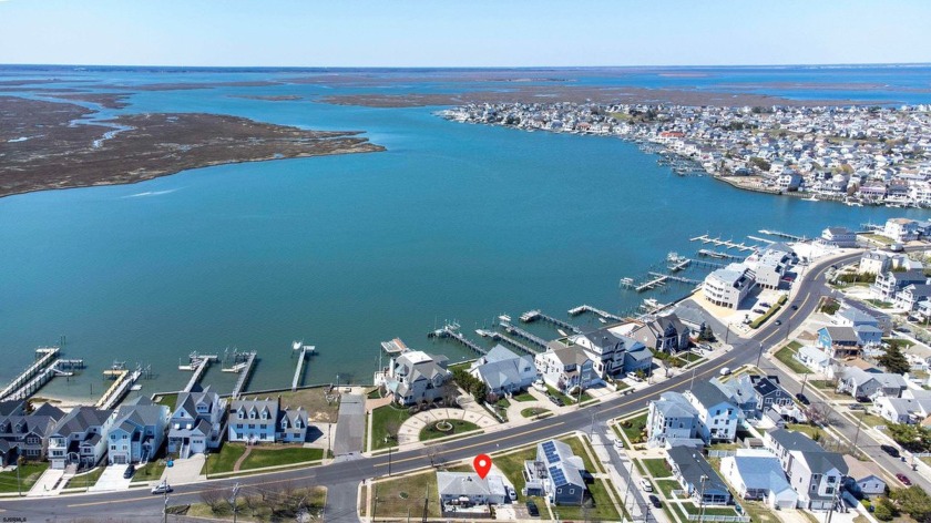LOCATION IS THE KEY WORD! NEW TO THE MARKET! This cozy 2BD - Beach Home for sale in Brigantine, New Jersey on Beachhouse.com