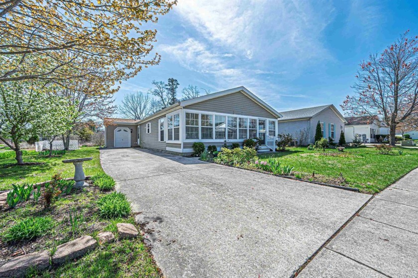 Absolutely Adorable Squire Model in The Fairways at Mays - Beach Home for sale in Mays Landing, New Jersey on Beachhouse.com