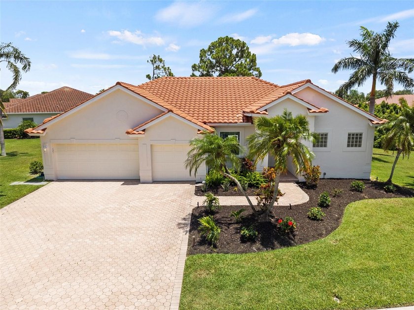 WONDERFUL OPPORTUNITY to own one of the most beautiful and - Beach Home for sale in Sarasota, Florida on Beachhouse.com