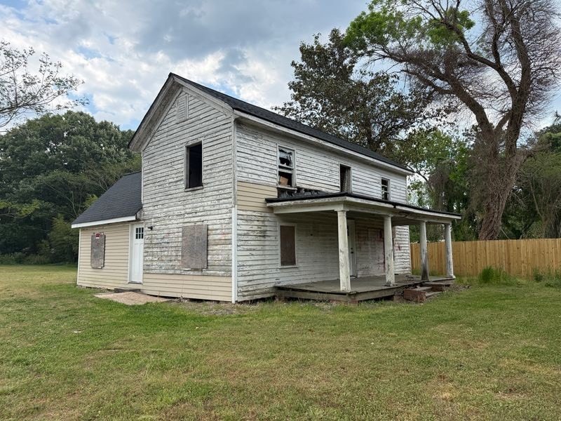 List price is starting bid only. Home will be sold at auction - Beach Home for sale in Hayes, Virginia on Beachhouse.com