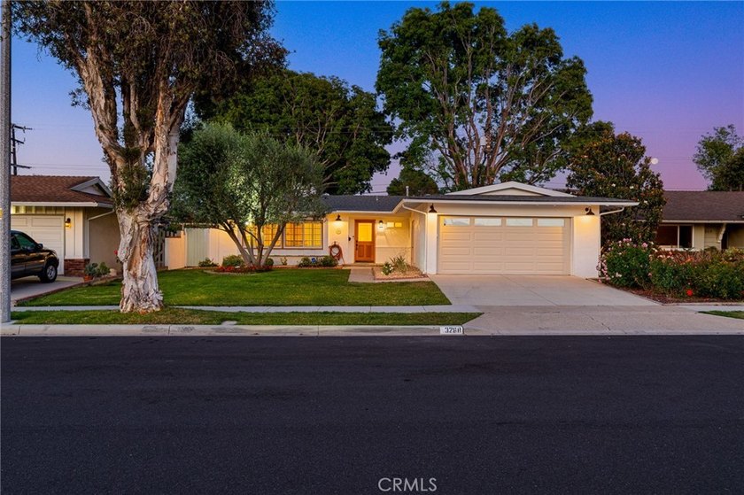 Welcome to this beautifully remodeled single-family home nestled - Beach Home for sale in Costa Mesa, California on Beachhouse.com