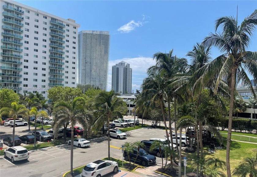 Beautiful one bedroom, one bathroom apartment located in - Beach Condo for sale in Sunny Isles Beach, Florida on Beachhouse.com