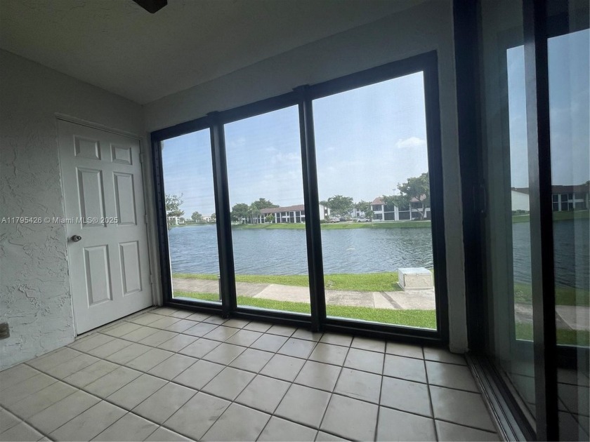 SPACIOUS 2/2 BATH CONDO ON 2ND FLOOR WITH BEAUTIFUL LAKE VIEWS - Beach Condo for sale in Oakland Park, Florida on Beachhouse.com