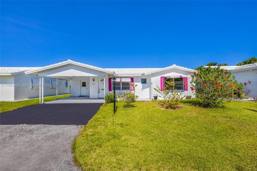 STUNNING 55+ GEM! This recently updated 3BR/3BA single-family - Beach Home for sale in Pompano Beach, Florida on Beachhouse.com