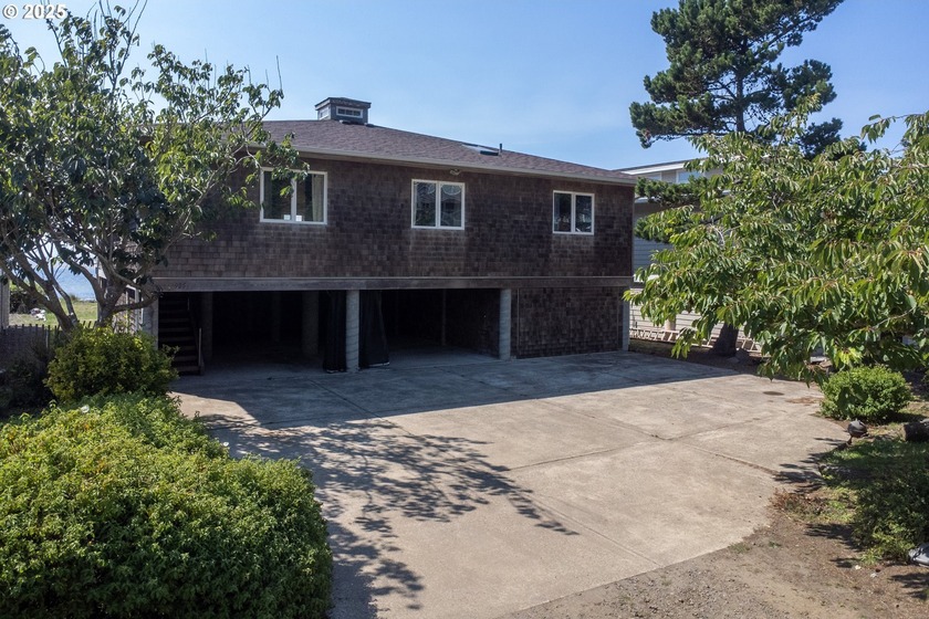 OPEN HOUSE 11/9, 11am-1pm. Welcome to this breathtaking - Beach Home for sale in Tillamook, Oregon on Beachhouse.com
