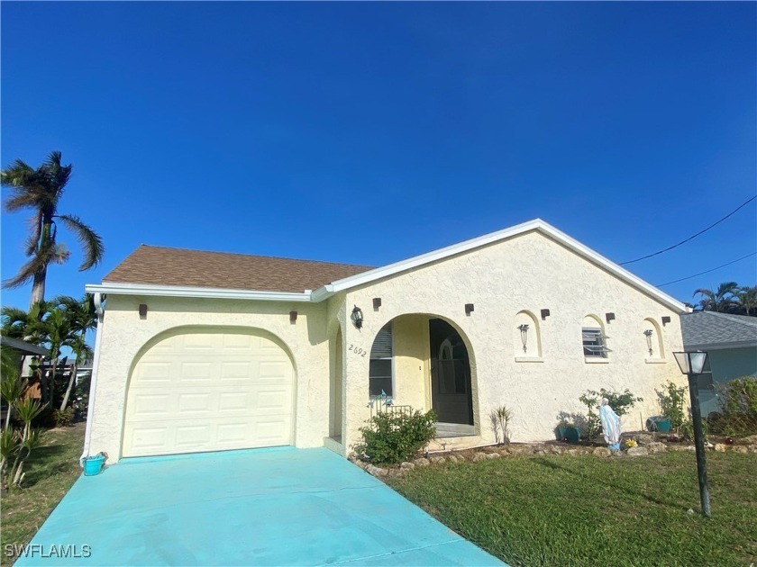 2/3 pool home in Matlacha! This home is located in the heart of - Beach Home for sale in Matlacha, Florida on Beachhouse.com