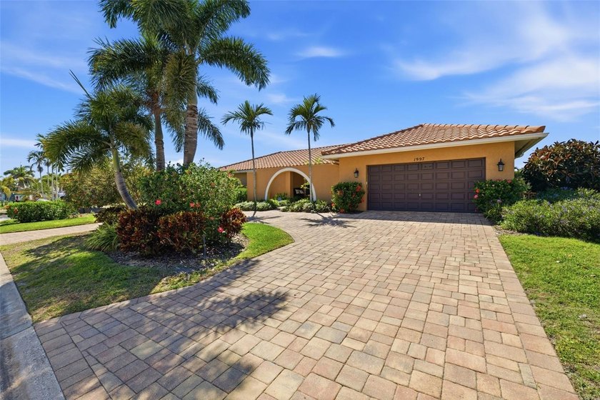 Welcome to Venetian Isles -- where every day feels like a - Beach Home for sale in St. Petersburg, Florida on Beachhouse.com