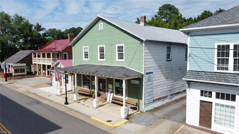 A rare opportunity in the heart of Urbanna! Ideally situated - Beach Commercial for sale in Urbanna, Virginia on Beachhouse.com