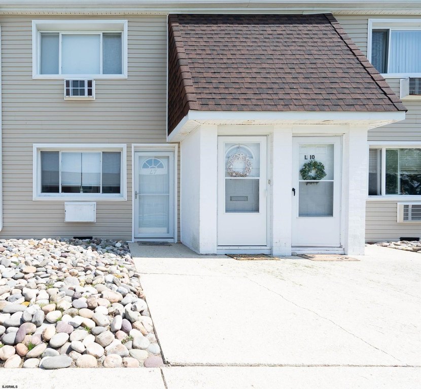 Enjoy carefree beach living in this turnkey 1 BR 1 BA 1st floor - Beach Condo for sale in Brigantine, New Jersey on Beachhouse.com