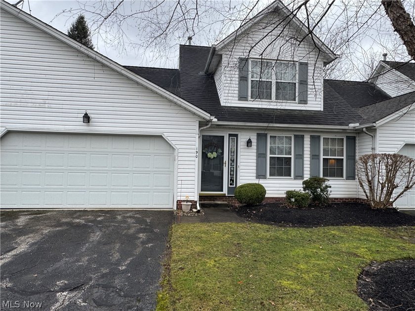 Welcome to this beautifully maintained Cape Cod-style condo - Beach Condo for sale in Painesville, Ohio on Beachhouse.com