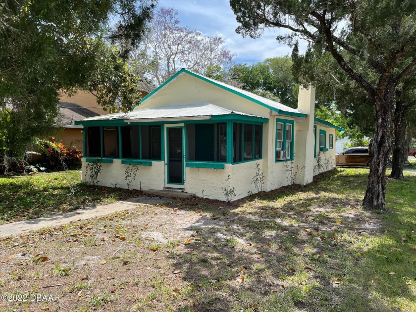 Cute Craftsman style 2 bedroom, 1 bath house with a screened in - Beach Home for sale in Port Orange, Florida on Beachhouse.com