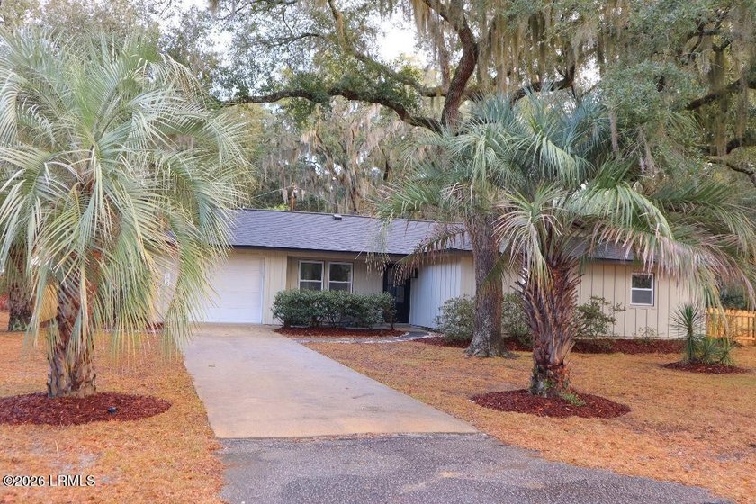 Welcome to the beautiful & recently renovated 3 bedroom, 2 - Beach Home for sale in Port Royal, South Carolina on Beachhouse.com
