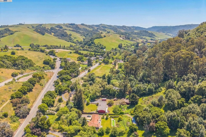 Looking for California Country Charming to raise your family or - Beach Home for sale in Castro Valley, California on Beachhouse.com
