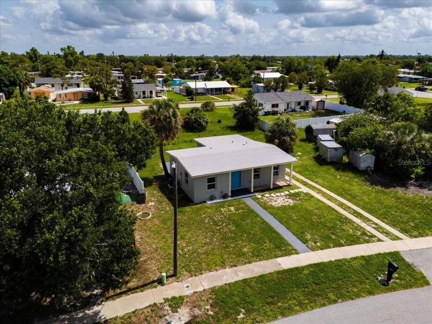 SELLER WILL PAY CLOSING COSTS** PRICED TO SELL**FREE HOME - Beach Home for sale in Port Charlotte, Florida on Beachhouse.com