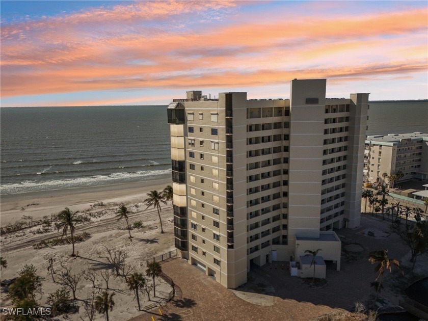 Enjoy amazing views from this DIRECT gulf front 2/2 condo in the - Beach Condo for sale in Fort Myers Beach, Florida on Beachhouse.com