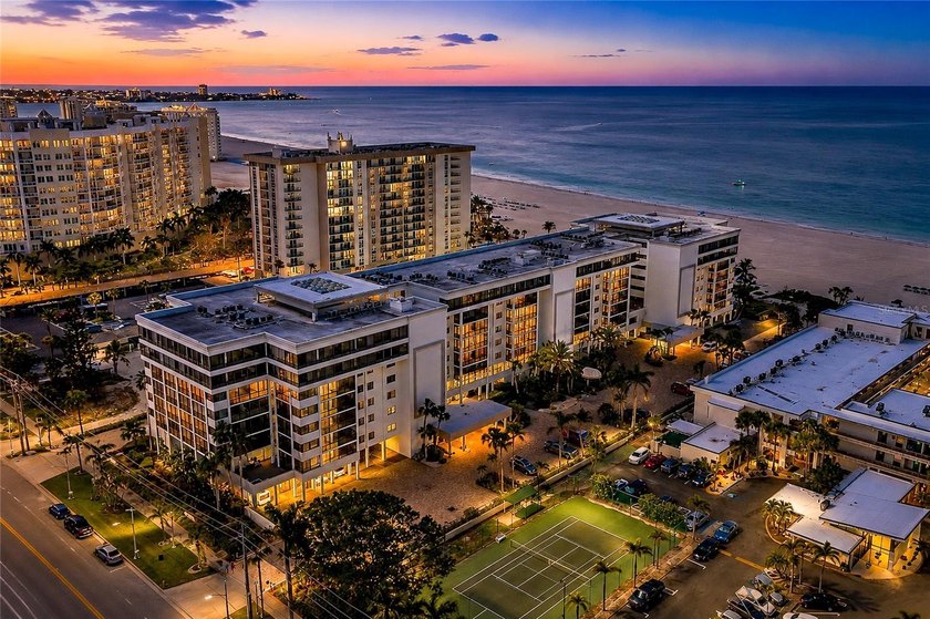 Rare private open-air courtyard patio with breathtaking Gulf and - Beach Condo for sale in Sarasota, Florida on Beachhouse.com
