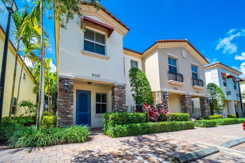 Welcome to this beautiful 3 bedroom, 2.5 bathroom townhome in - Beach Townhome/Townhouse for sale in West Palm Beach, Florida on Beachhouse.com