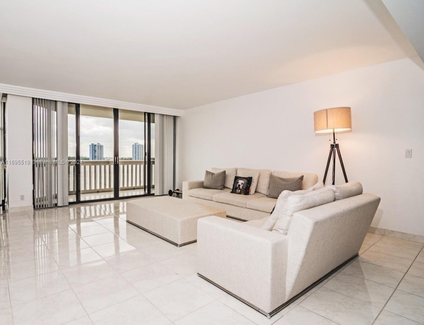 SPACIOUS, BEAUTIFUL AND BRIGHT 3 BEDROOM 2.5 BATH APARTMENT - Beach Condo for sale in Aventura, Florida on Beachhouse.com