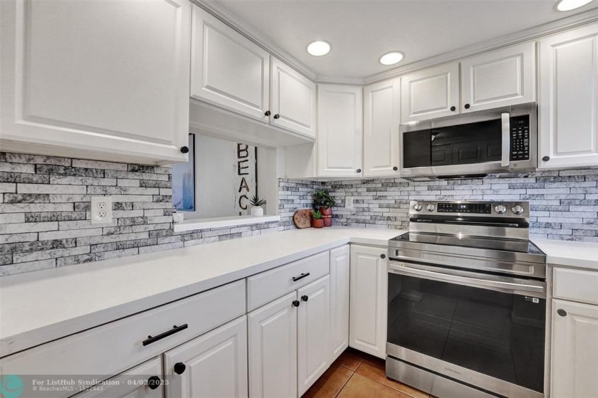 Discover this completely turnkey 1-bed, 1.5-bath condo with - Beach Condo for sale in Pompano Beach, Florida on Beachhouse.com