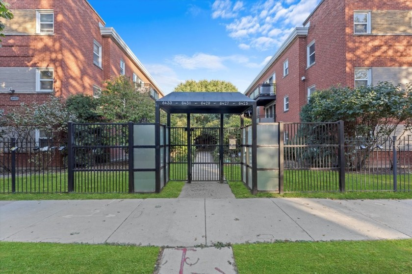 Located in the sought after Edgewater community, this spacious - Beach Home for sale in Chicago, Illinois on Beachhouse.com